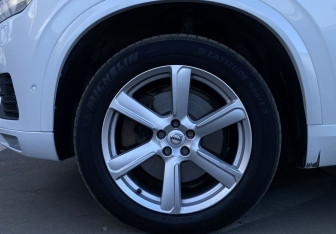 Подержанный автомобиль Volvo XC90 2017 года (9 фото)