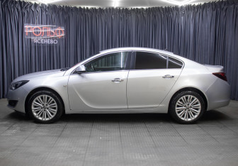 Подержанный автомобиль Opel Insignia Sedan 2013 года (8 фото)