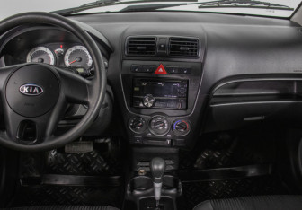 Подержанный автомобиль Kia Picanto 2010 года (14 фото)
