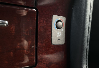 Подержанный автомобиль Lexus LX 2015 года (30 фото)