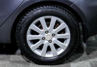 Подержанный автомобиль Kia Rio Hatchback 2012 года (7 фото)