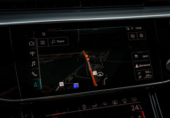 Подержанный автомобиль Audi S8 2020 года (31 фото)
