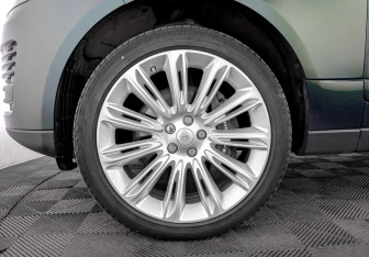 Подержанный автомобиль Land Rover Range Rover 2020 года (18 фото)