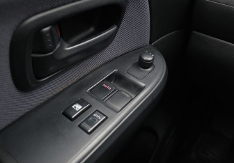 Подержанный автомобиль Suzuki Grand Vitara 2007 года (14 фото)