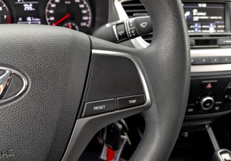 Подержанный автомобиль Hyundai Solaris Sedan 2021 года (28 фото)