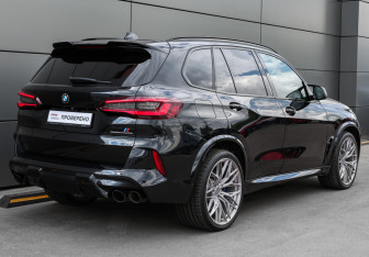 Подержанный автомобиль BMW X5 M 2021 года (5 фото)