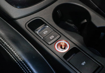 Подержанный автомобиль Audi Q3 2017 года (17 фото)