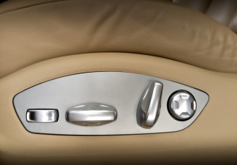 Подержанный автомобиль Porsche Macan 2019 года (21 фото)