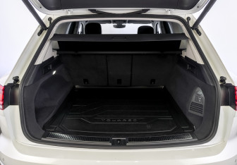 Подержанный автомобиль Volkswagen Touareg 2020 года (10 фото)