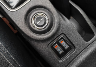 Подержанный автомобиль Mitsubishi Outlander 2012 года (17 фото)