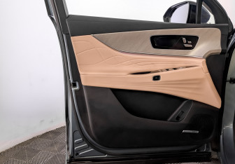 Подержанный автомобиль Jaecoo J8 2024 года (19 фото)