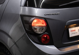 Подержанный автомобиль Chevrolet Aveo Hatchback 2013 года (21 фото)