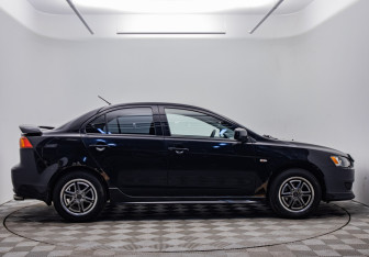 Подержанный автомобиль Mitsubishi Lancer Sedan 2008 года (6 фото)