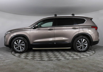 Подержанный автомобиль Hyundai Santa Fe 2020 года (8 фото)