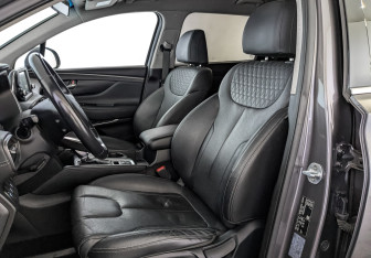 Подержанный автомобиль Hyundai Santa Fe 2019 года (20 фото)