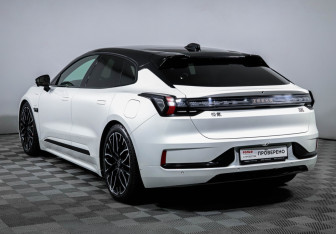 Подержанный автомобиль Zeekr 001 2023 года (7 фото)