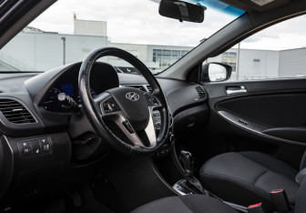 Подержанный автомобиль Hyundai Solaris Hatchback 2016 года (9 фото)