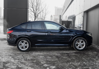 Подержанный автомобиль BMW X4 2019 года (4 фото)
