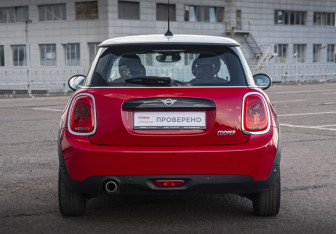 Подержанный автомобиль MINI Hatch 2019 года (6 фото)