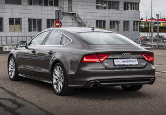 Подержанный автомобиль Audi A7 2013 года (7 фото)
