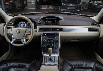 Подержанный автомобиль Volvo XC70 2011 года (9 фото)