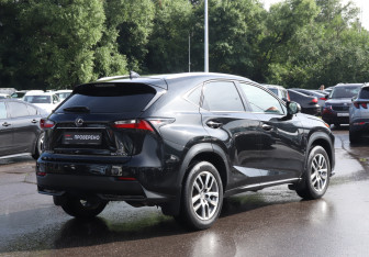 Подержанный автомобиль Lexus NX 2017 года (5 фото)