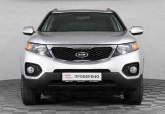 Подержанный автомобиль Kia Sorento 2012 года (2 фото)