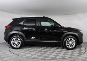 Подержанный автомобиль Chevrolet TrailBlazer 2021 года (4 фото)