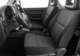 Подержанный автомобиль Suzuki Jimny 2011 года (20 фото)