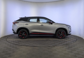 Подержанный автомобиль Omoda C5 2023 года (4 фото)