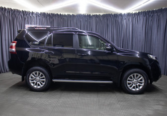 Подержанный автомобиль Toyota Land Cruiser Prado 2015 года (4 фото)