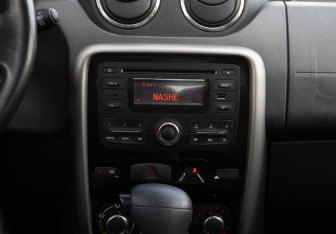 Подержанный автомобиль Renault Duster 2014 года (14 фото)