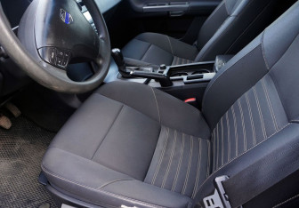 Подержанный автомобиль Volvo S40 2011 года (10 фото)