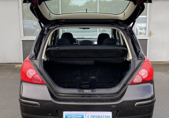Подержанный автомобиль Nissan Tiida Hatchback 2010 года (9 фото)