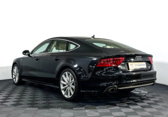 Подержанный автомобиль Audi A7 2012 года (7 фото)