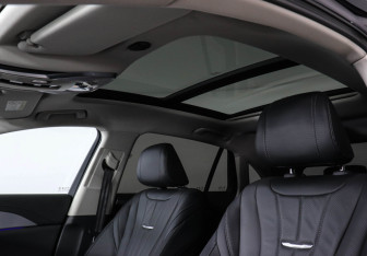 Подержанный автомобиль Hongqi H5 2024 года (16 фото)