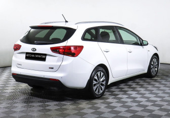 Подержанный автомобиль Kia Ceed Hatchback 2016 года (3 фото)