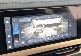 Подержанный автомобиль Geely Monjaro 2024 года (29 фото)