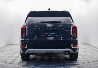 Подержанный автомобиль Hyundai Palisade 2021 года (4 фото)