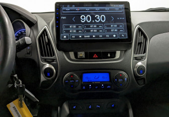 Подержанный автомобиль Hyundai ix35 2012 года (23 фото)