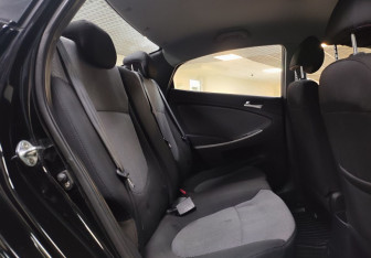 Подержанный автомобиль Hyundai Solaris Sedan 2012 года (13 фото)