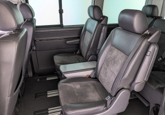Подержанный автомобиль Volkswagen Multivan 2012 года (18 фото)