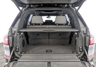 Подержанный автомобиль BMW X7 2020 года (10 фото)