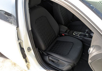 Подержанный автомобиль Audi A3 Hatchback 2014 года (23 фото)