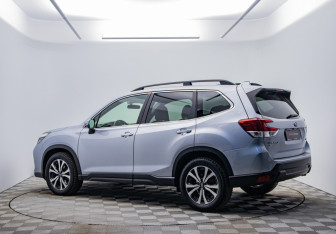 Подержанный автомобиль Subaru Forester Suv 2019 года (7 фото)