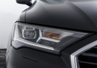 Подержанный автомобиль Audi Q7 2019 года (26 фото)