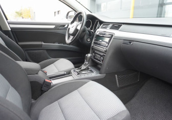 Подержанный автомобиль Skoda Superb Liftback 2013 года (11 фото)