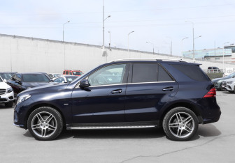 Подержанный автомобиль Mercedes-Benz GLE 2018 года (8 фото)