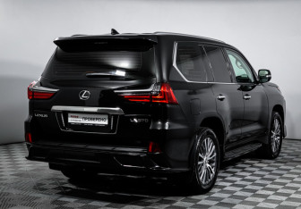 Подержанный автомобиль Lexus LX 2020 года (5 фото)