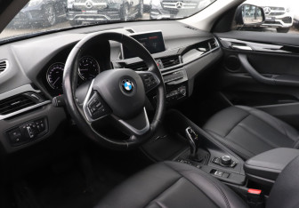 Подержанный автомобиль BMW X1 2020 года (13 фото)